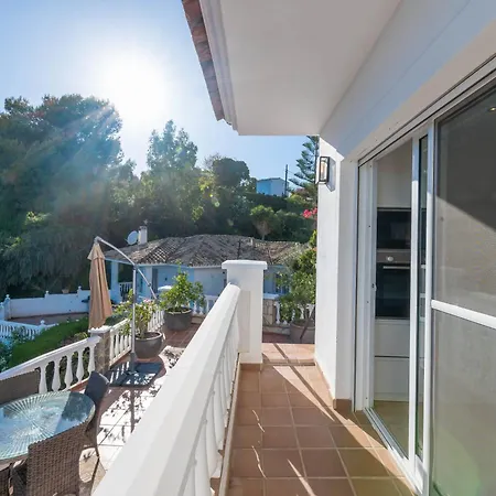 Semesterbostad With Sea Views & Heated Pool *