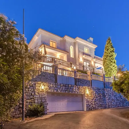 With Sea Views & Heated Pool *