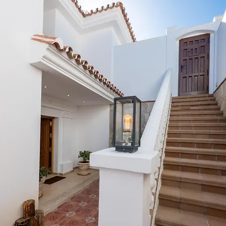 With Sea Views & Heated Pool Benalmádena