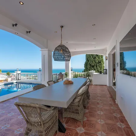 Semesterbostad With Sea Views & Heated Pool Benalmádena