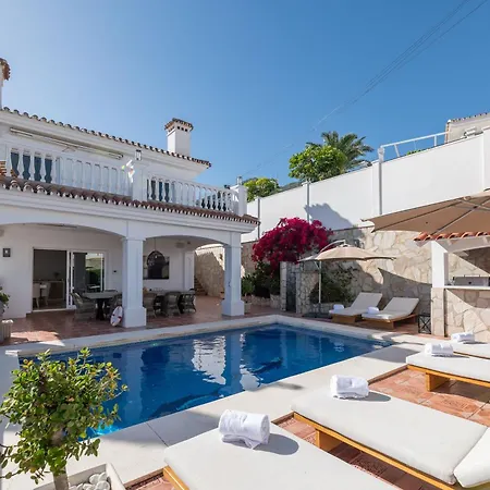 With Sea Views & Heated Pool Benalmádena