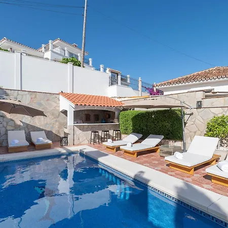 With Sea Views & Heated Pool Benalmádena